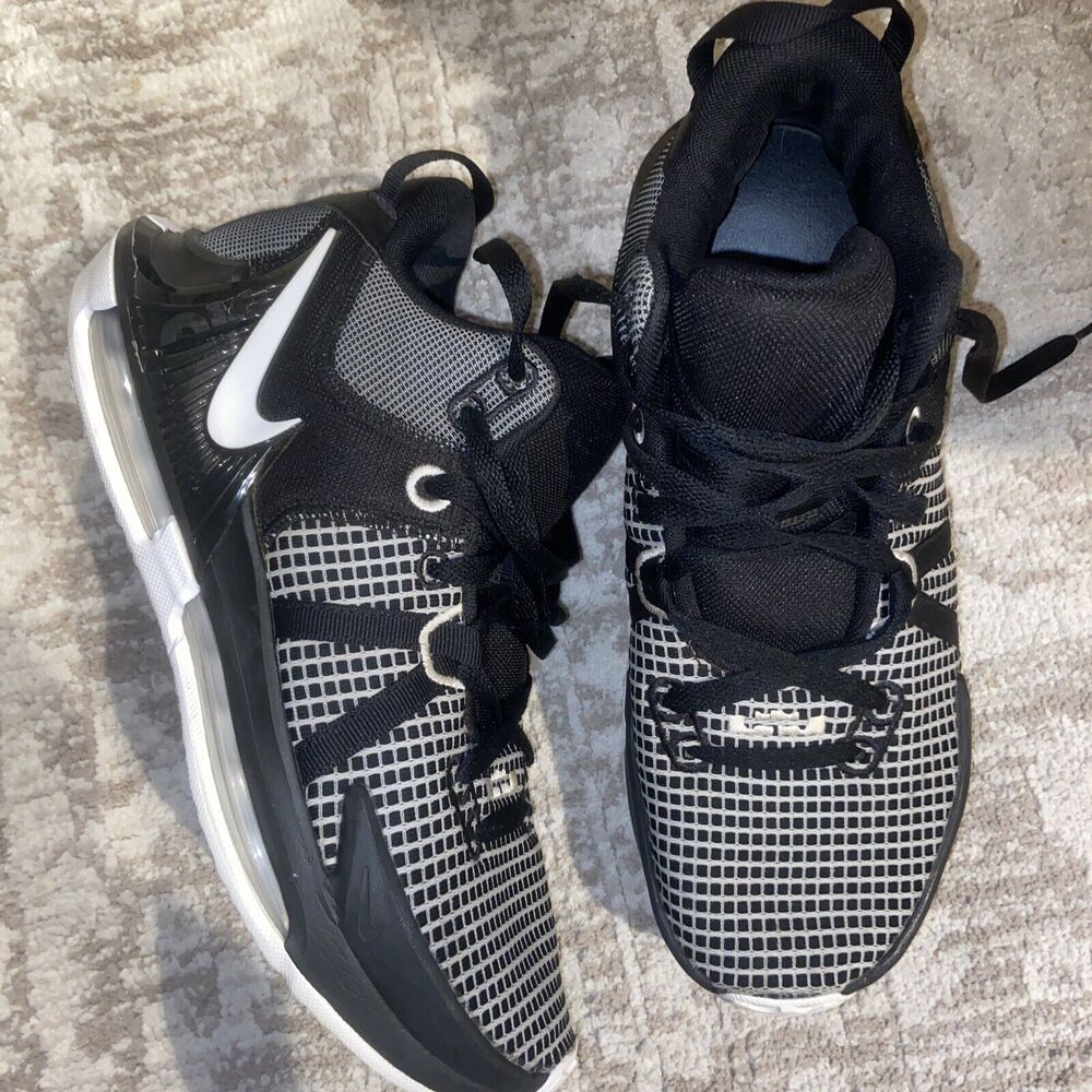 Size 9 Nike LeBron Men’s Witness 7 Shoes Basketball Black Sneakers